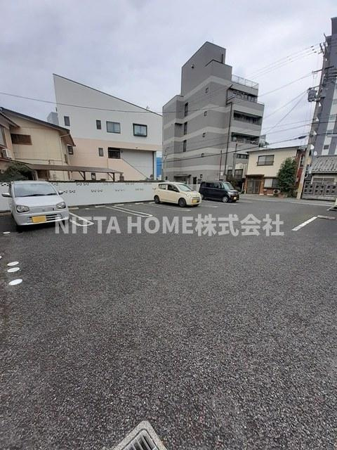 インフィニティーの駐車場|敷地内に駐車場も完備◎