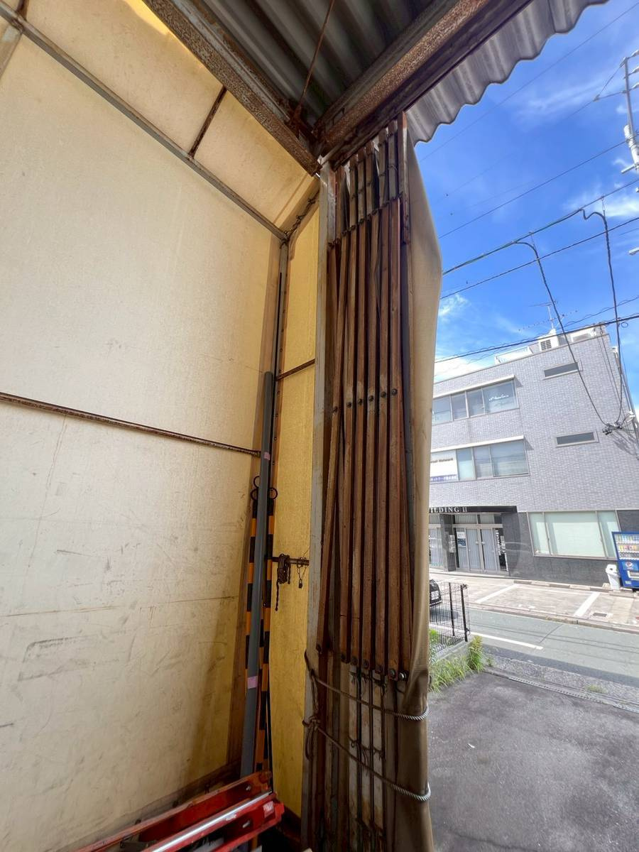 新津町貸倉庫の設備