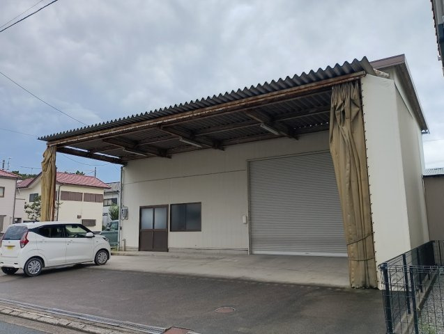 新津町貸倉庫