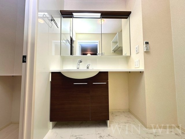 レイワール平川 Bの独立洗面台|イメージ（同施工会社同一モデルの写真です）