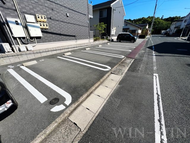 レイワール平川 Bの駐車場