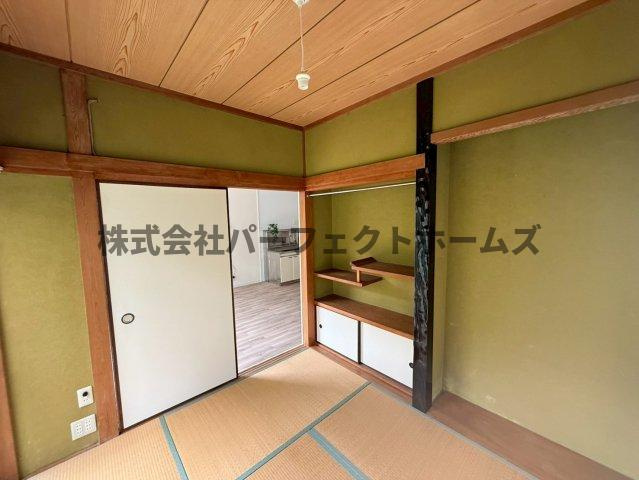 枚方市尊延寺５丁目の一戸建ての和室|畳の上でゆっくりとくつろげる和室です