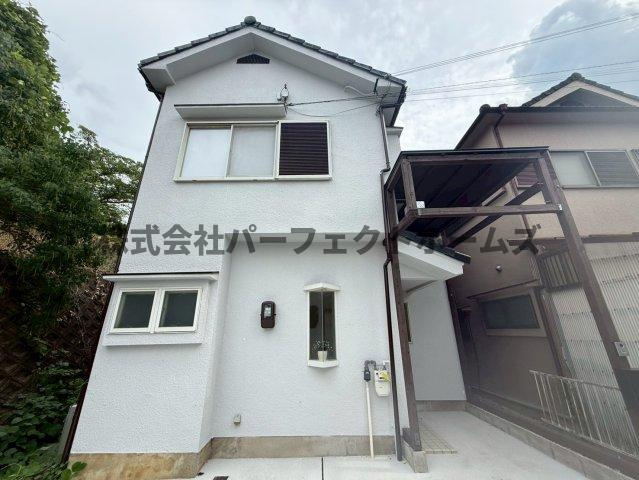 枚方市尊延寺５丁目の一戸建て