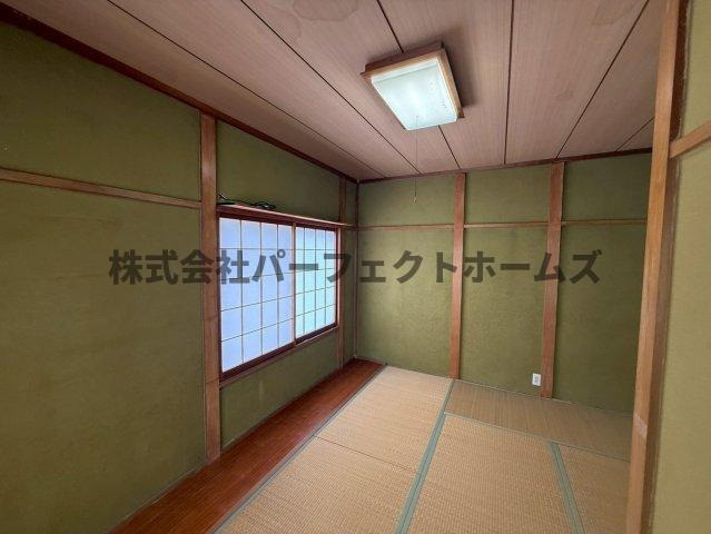 枚方市尊延寺５丁目の一戸建ての和室|和室がひろがる居住スペース