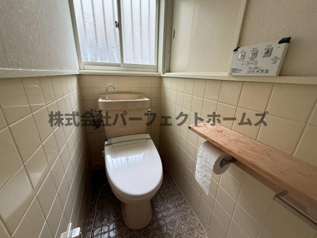 枚方市尊延寺５丁目の一戸建てのトイレ|落ち着いたトイレです