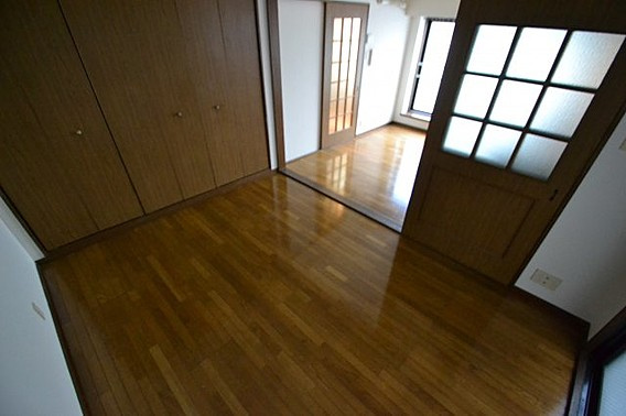 サンヴェール青谷の洋室