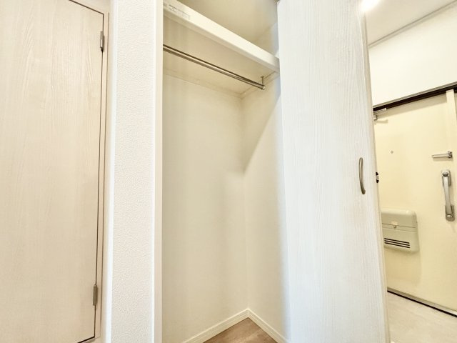 希望ヶ丘ハイツＢ棟の収納|廊下収納