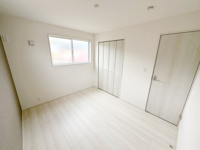 藤枝市志太3丁目　の洋室