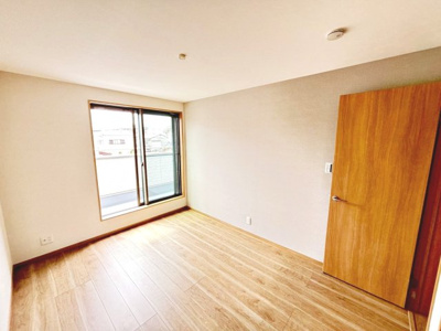 【洋室】 | 南余部　新築一戸建 | お急ぎの方に嬉しい、即入居可能ですよ！内覧予約は当日から承っております！お気軽にお問い合わせ下さいませ♪