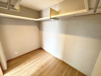 【収納】 | 南余部　新築一戸建 | 大きなウォークインクローゼットがあります！季節の物や家族の思い出も大切にしまっておけますね！
