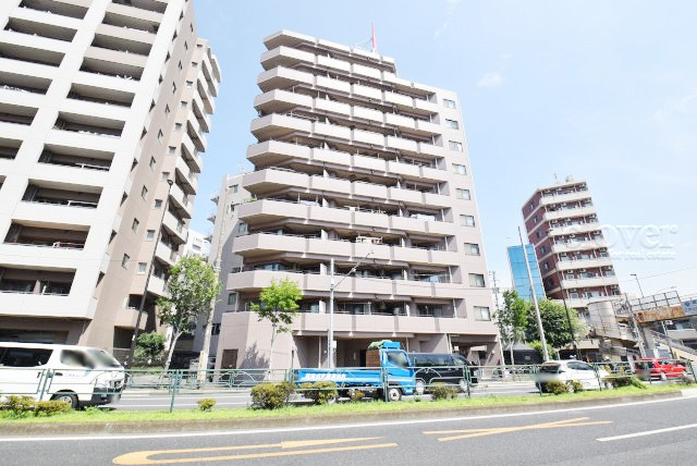 【現況写真】 | キャッスルマンション小岩 | 外観と前面道路の様子。～即日のご見学可能～　お問合せはお気軽にどうぞ。