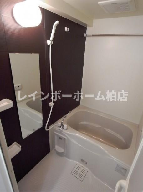 M's-GONの浴室|落ち着いた空間のお風呂です