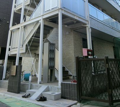 リブリ・西新宿のエントランス