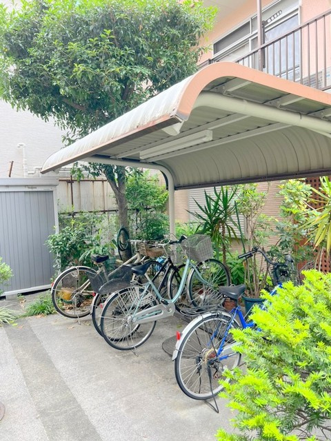 八ヶ岳ヴィラのその他共用部分|★雨でも安心屋根付きの駐輪場★