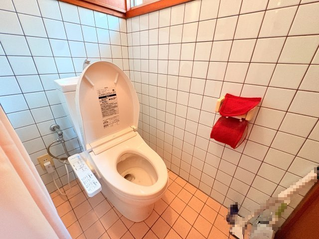 長崎県長崎市田上３丁目　キッチン床暖房　5DKのトイレ
