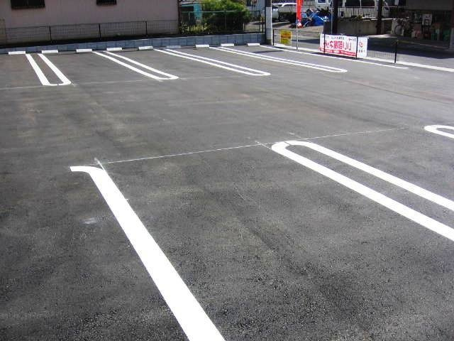 ヴィラージュＢの駐車場