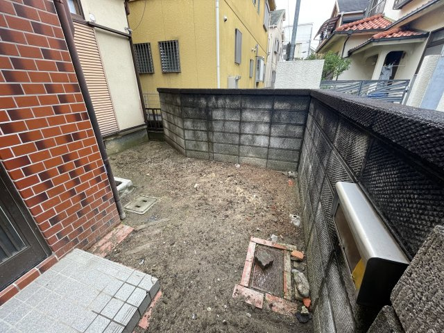 今津山中町戸建の庭
