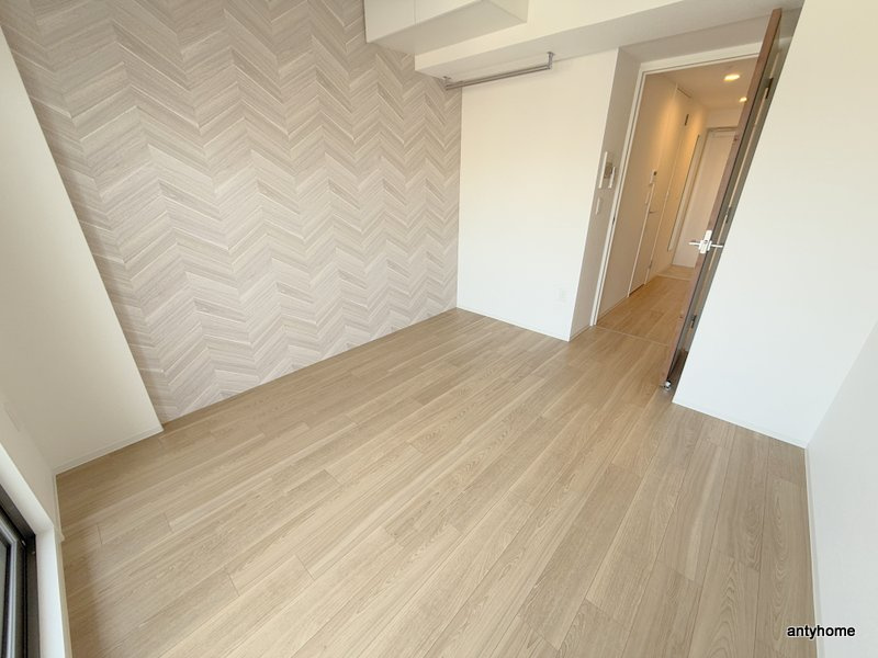 セレニテ難波ミラク参番館　仲介手数料無料の洋室
