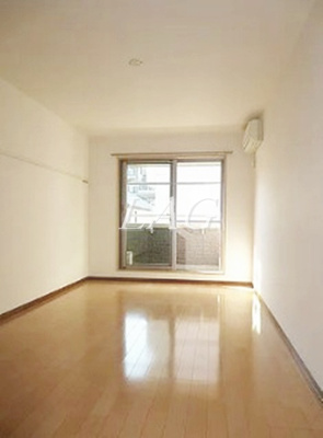 【居間・リビング】 | アズーリ蓮根 | 洋室のお部屋です。
