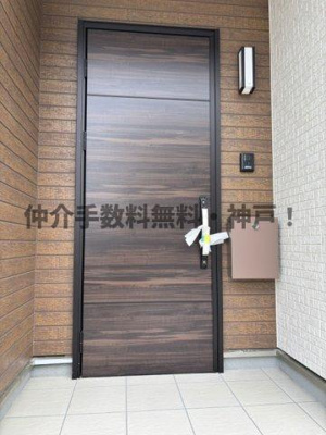 【玄関】 | 神戸市須磨区白川台2丁目　新築戸建　仲介手数料無料！ | シンプルで使いやすい玄関です