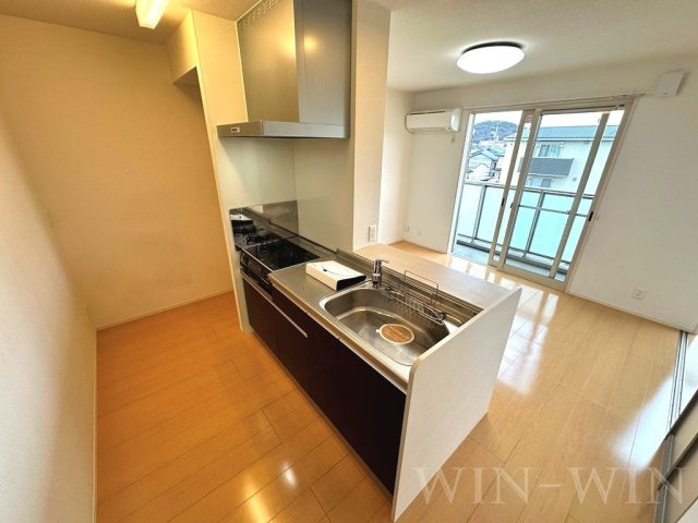 コンフォートのキッチン|イメージ（同建物内別部屋の写真です）