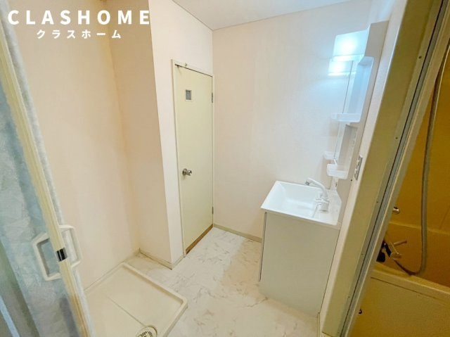 サンシャイン東刈谷の洗面所|同物件の別部屋になります。