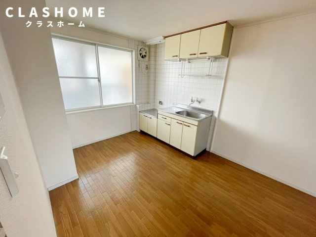 サンシャイン東刈谷の居間・リビング|同物件の別部屋になります。