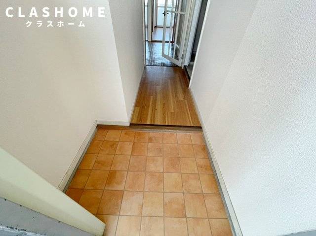 サンシャイン東刈谷の玄関|同物件の別部屋になります。