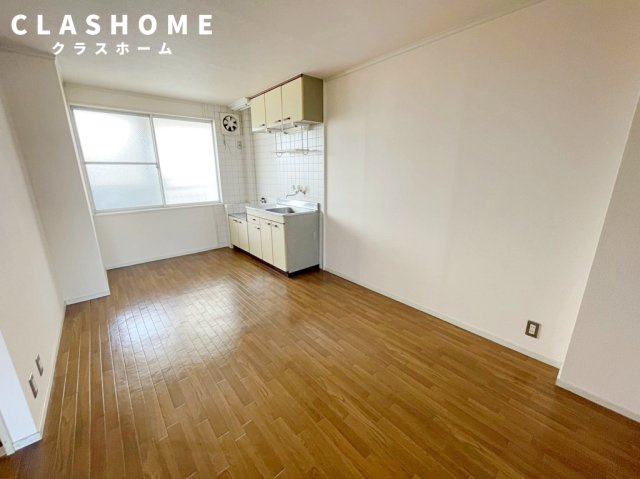 サンシャイン東刈谷の居間・リビング|同物件の別部屋になります。