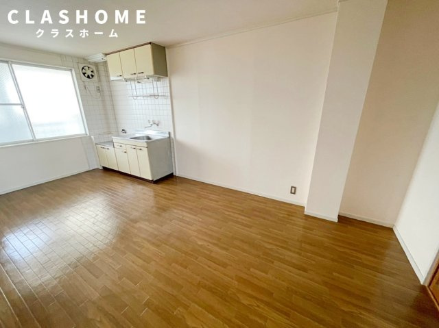 サンシャイン東刈谷の居間・リビング|同物件の別部屋になります。