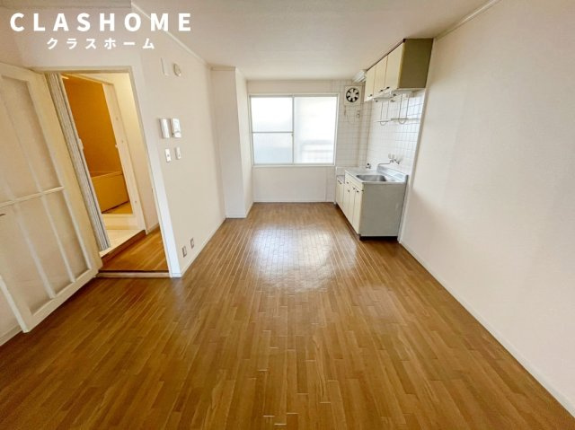 サンシャイン東刈谷の居間・リビング|同物件の別部屋になります。