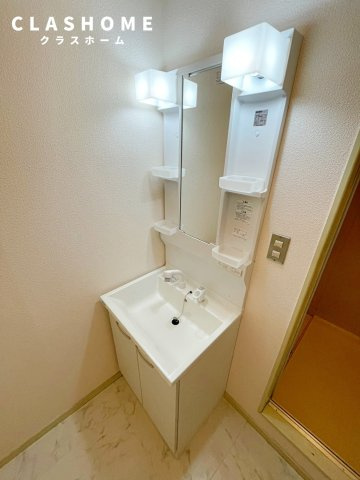 サンシャイン東刈谷の洗面所|同物件の別部屋になります。