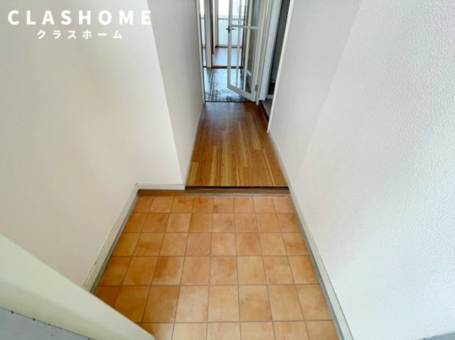 サンシャイン東刈谷の玄関|同物件の別部屋になります。