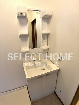 【独立洗面台】 | ドエルマルシェＢ | 独立洗面台、小物を置くことができて便利です