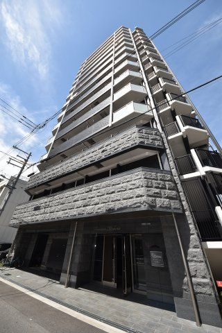 プレサンス北堀江の外観