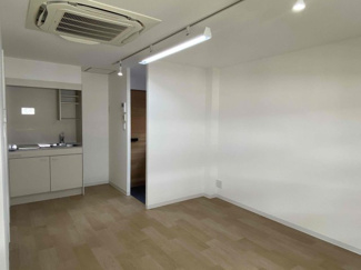 【洋室】 | コーポ西脇 | 大きなエアコンが付いているお部屋です！