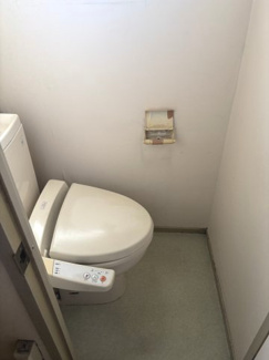 【トイレ】 | 鶴川２丁目団地 | 快適な温水洗浄機能付き。