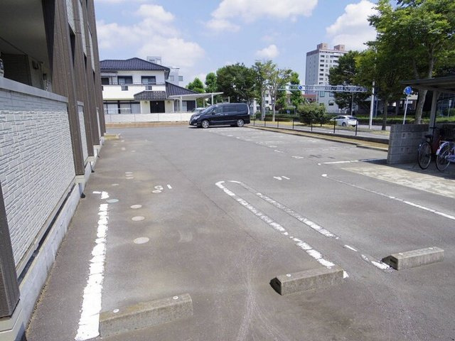 D-Room AKIの駐車場