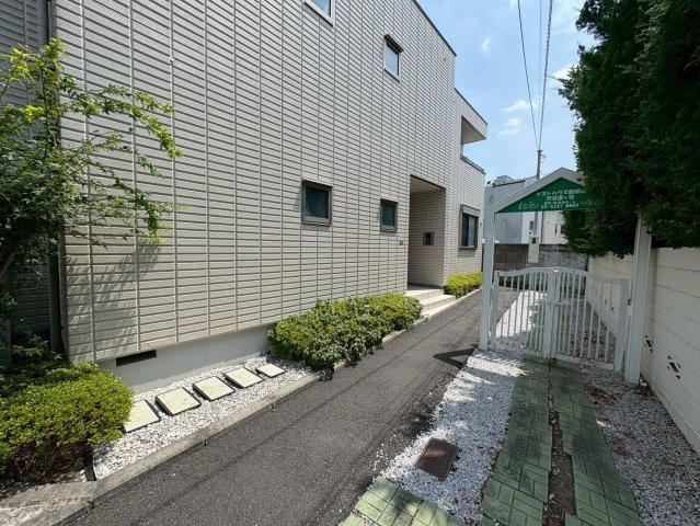 グリシーヌのエントランス