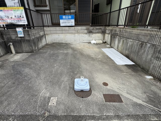 神戸市西区富士見が丘５丁目戸建の駐車場