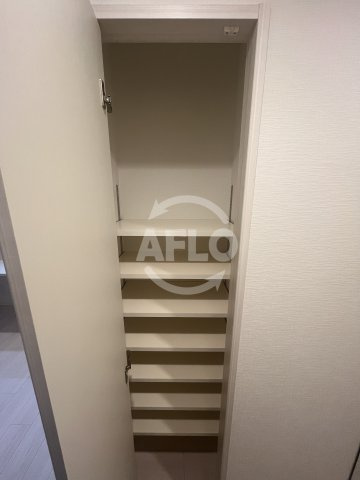 スプランディッド新大阪VIIIの内装|シューズボックス