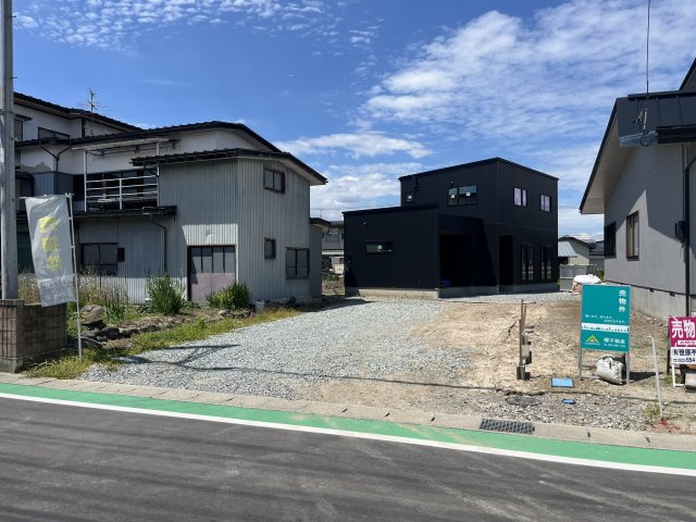 寒河江市大字西根字高畑123-1　新築の駐車場