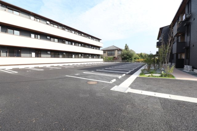 CIEL　A棟の駐車場