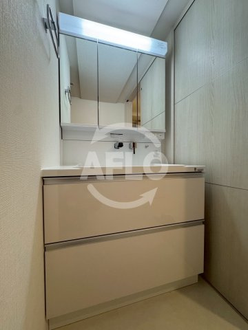 ルクス エテルナ 江戸堀の独立洗面台|ルクス エテルナ 江戸堀　独立洗面台