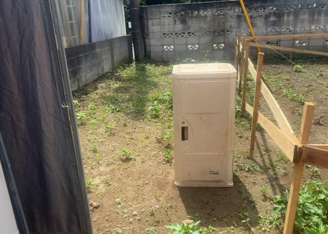 【庭】 | 庭があることでガーデニングや家庭菜園はもちろん、こどもの遊び場やペットを放して遊ぶことができます。また、家の周囲に余裕があるということです。隣地との間があれば、十分な日当たりと、風通しが確保できます。