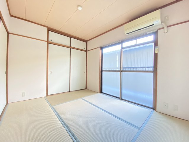 サンライズ摂津の寝室