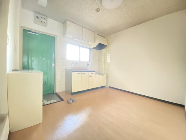 サンライズ摂津の洋室