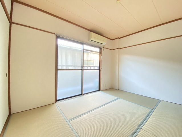 サンライズ摂津の寝室