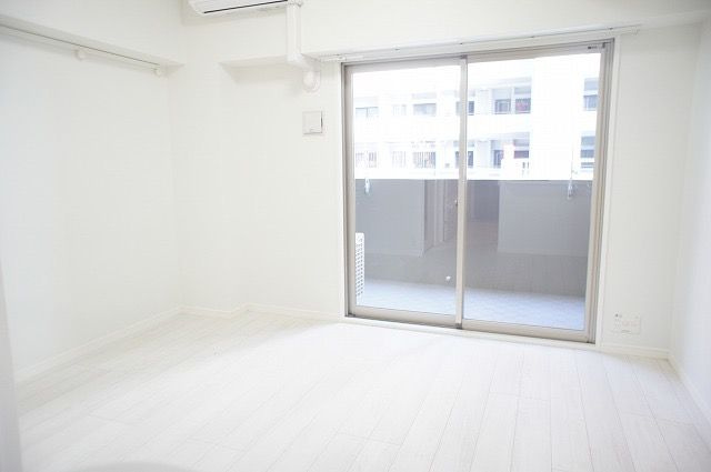  エンクレスト舞鶴Ⅱ　舞鶴小学校区の居間・リビング|エンクレスト舞鶴Ⅱ