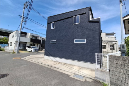 貝塚市脇浜3丁目　中古戸建の前面道路含む現地写真